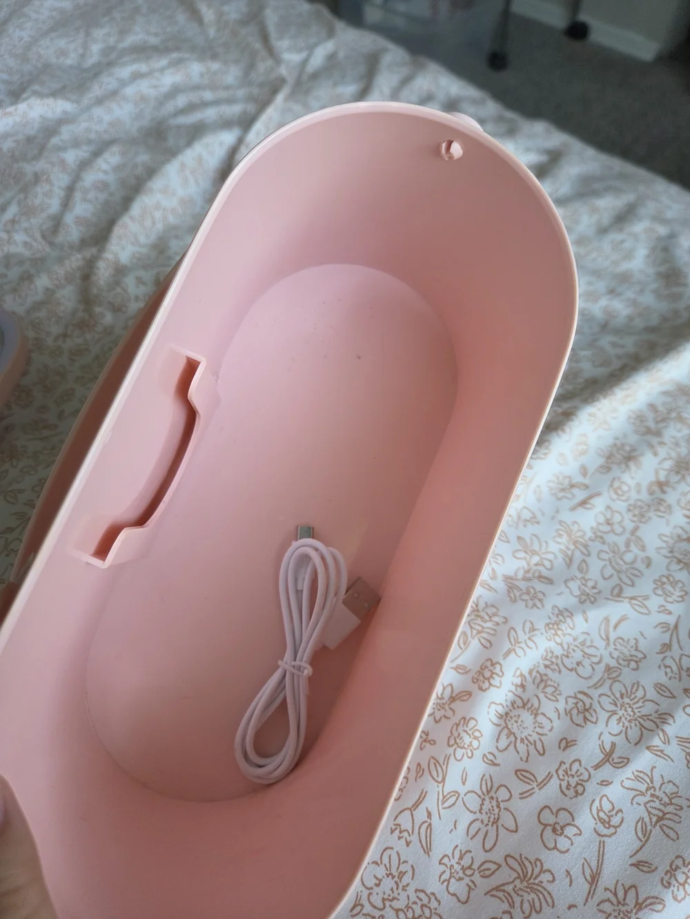 Portable Oval Lighted Makeup Mirror in Soft Pink